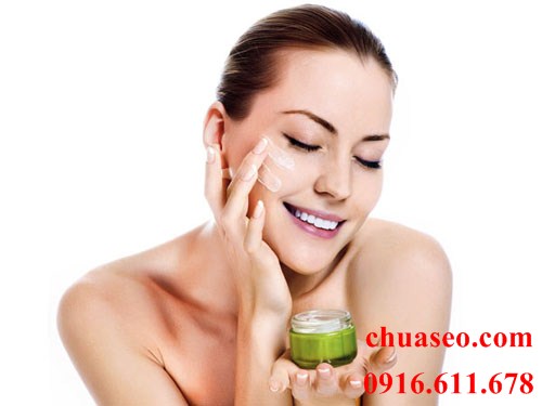 Muốn điều trị được sẹo hiệu quả thì bạn cần phải bôi với một lượng vừa phải và hợp lý Muốn điều trị được sẹo hiệu quả thì bạn cần phải bôi với một lượng vừa phải và hợp lý